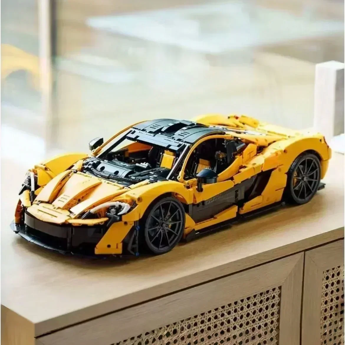 Technic Klocki Konstrukcyjne – Nowy Model P1 Super Racing Car 1:8, Zestaw do Samodzielnego Montażu 3893 elementy, Sportowy Samochód dla Dorosłych i Chłopców, Idealny na Prezent